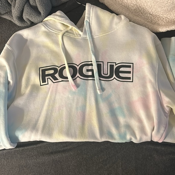 Men’s medium rogue hoodie - Picture 3 of 3